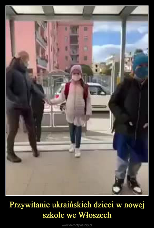 Przywitanie ukraińskich dzieci w nowej szkole we Włoszech –  